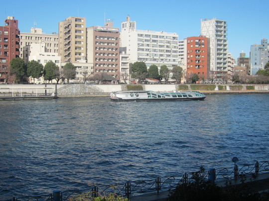 夏の風物詩として有名な花火大会の舞台「隅田川」